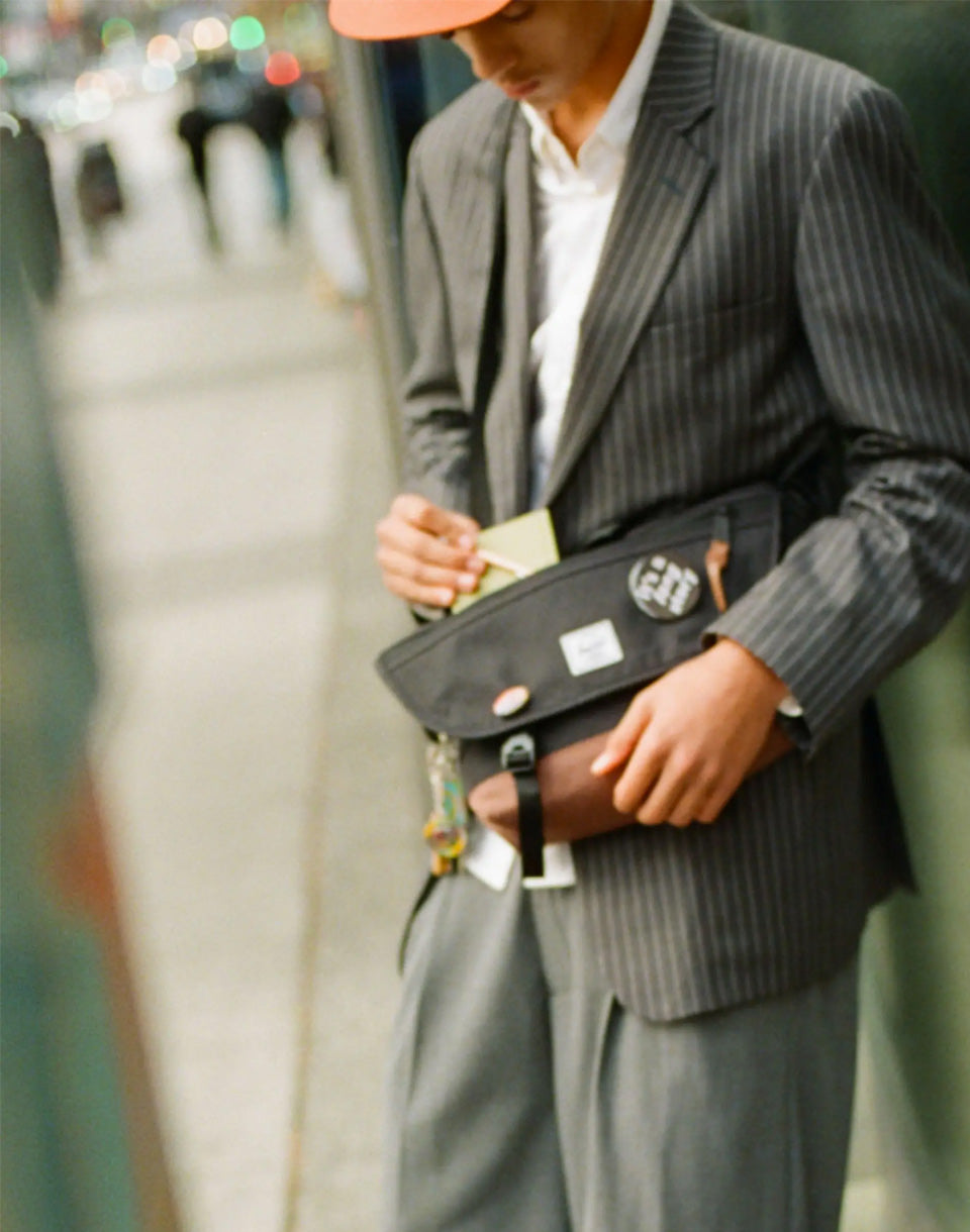 Cove Small Messenger