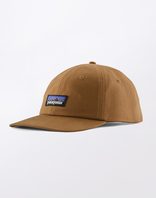 Casquette traditionnelle à étiquette P-6