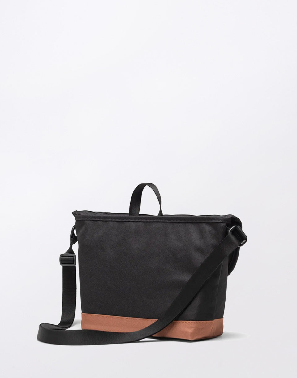 Cove Small Messenger