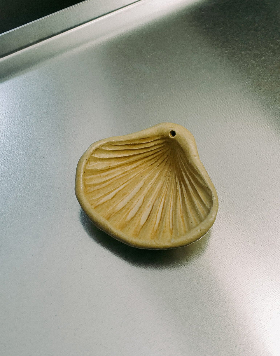 Porte-encens en céramique en forme de coquillage