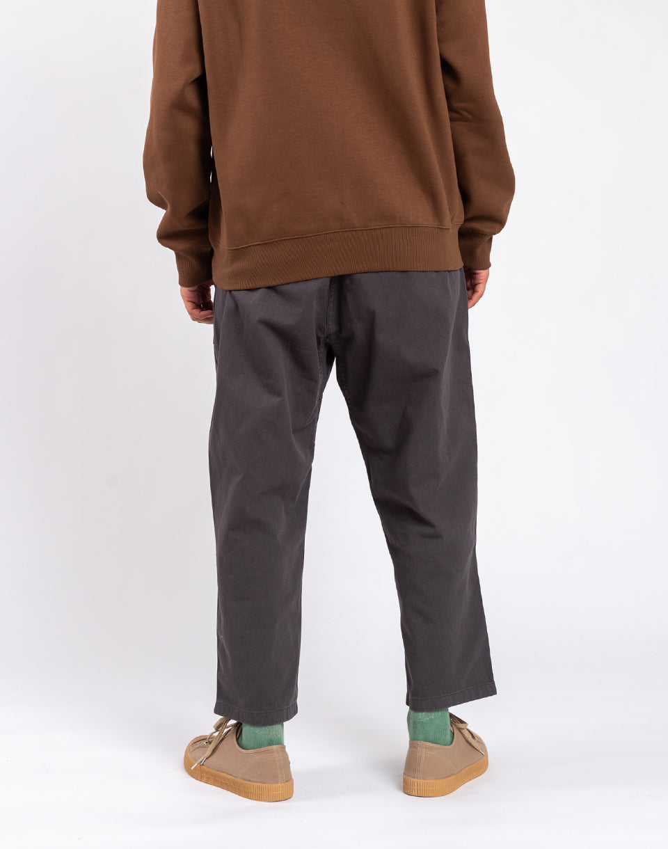 Pantalon effilé lâche