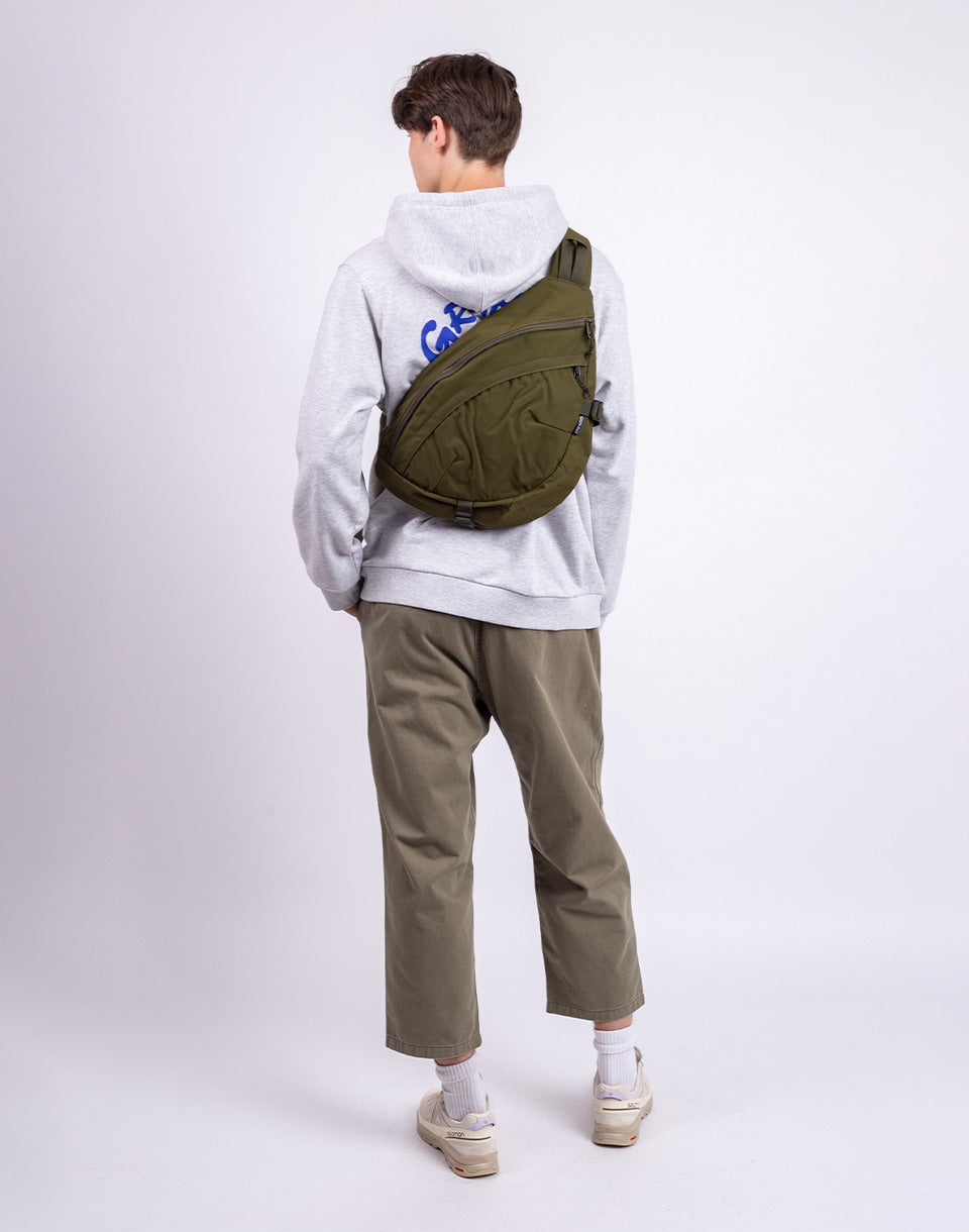 Pantalon ample fuselé