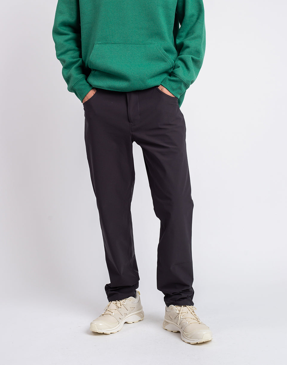 Pantalon de 5 pochettes de Transit Traveler de M