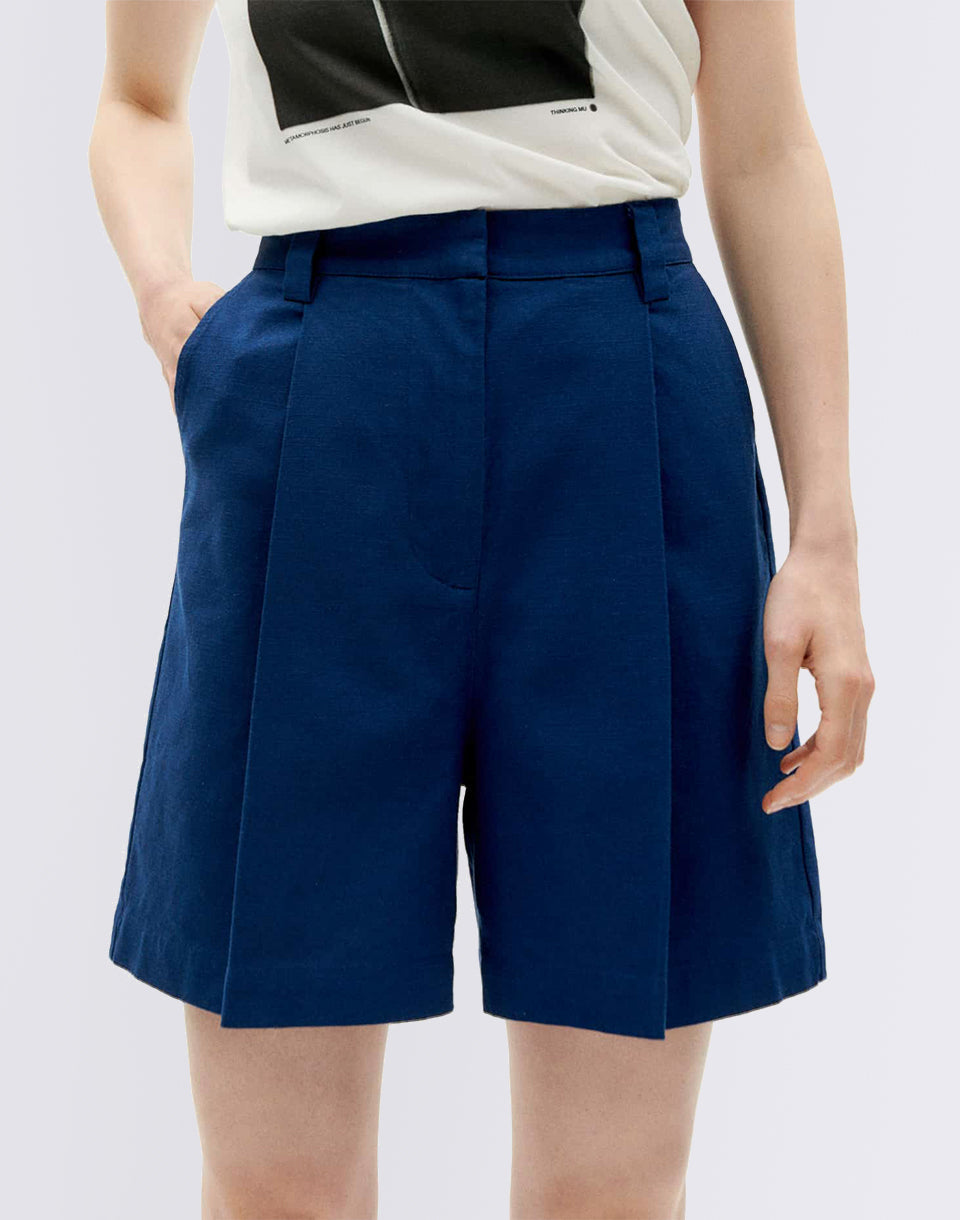 Short lia nocturne bleue