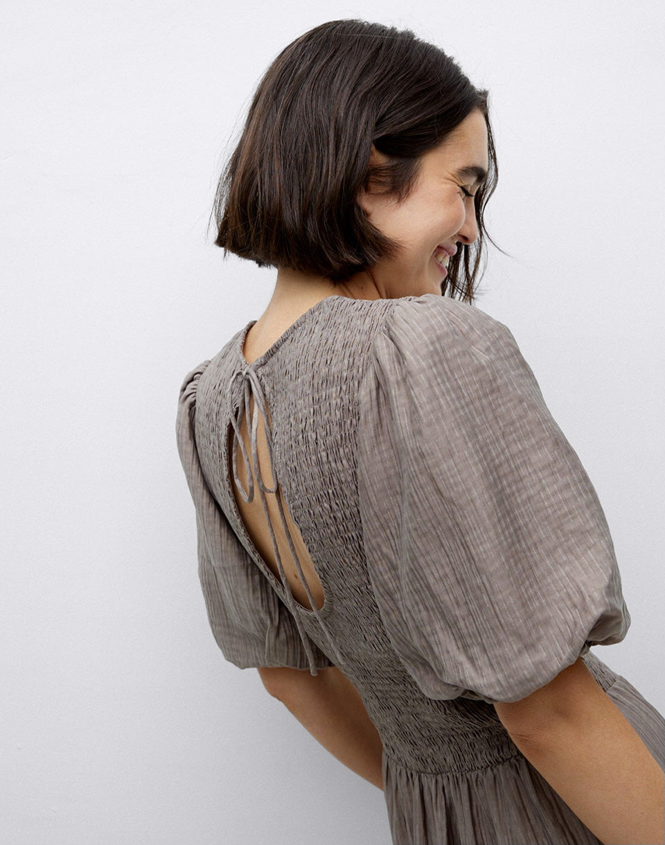 Robe longue à manches bouffantes