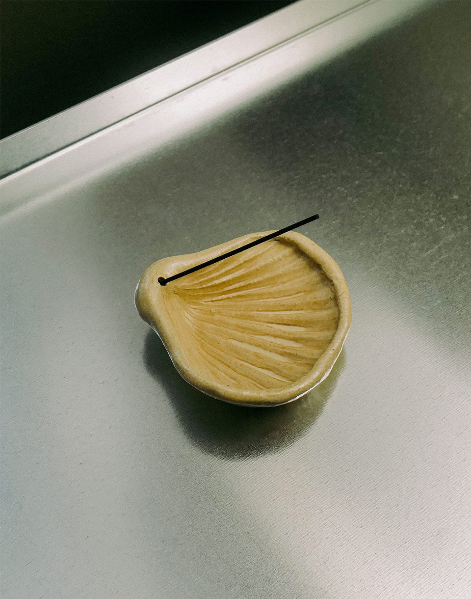 Porte-encens en céramique en forme de coquillage