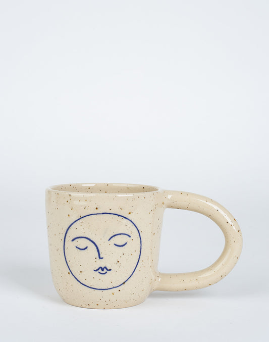 Grande tasse avec contour de lune bleu
