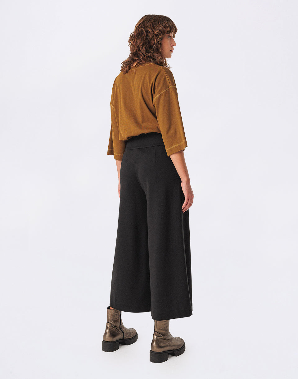 Araika Trousers