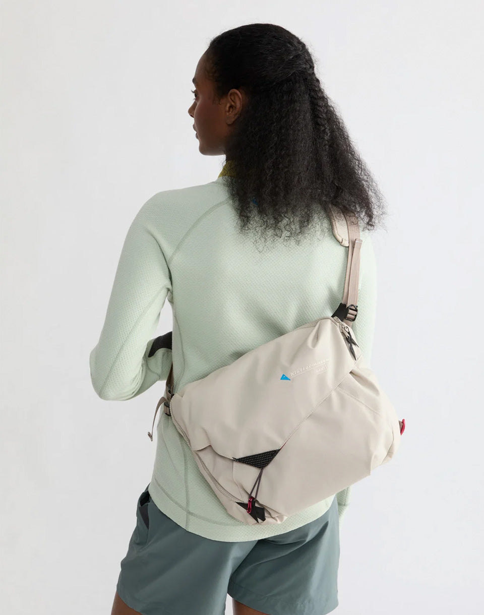 Gaut Messenger Bag