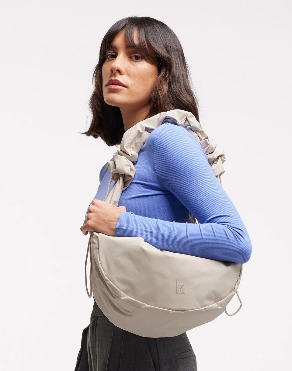 Moon Bag Ruffle Monochrome