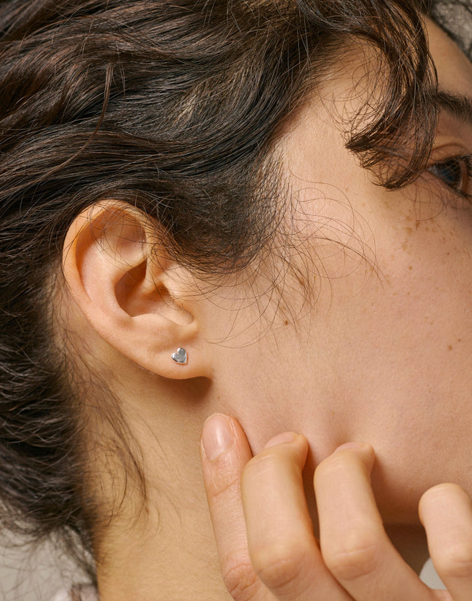 Studs, Heart