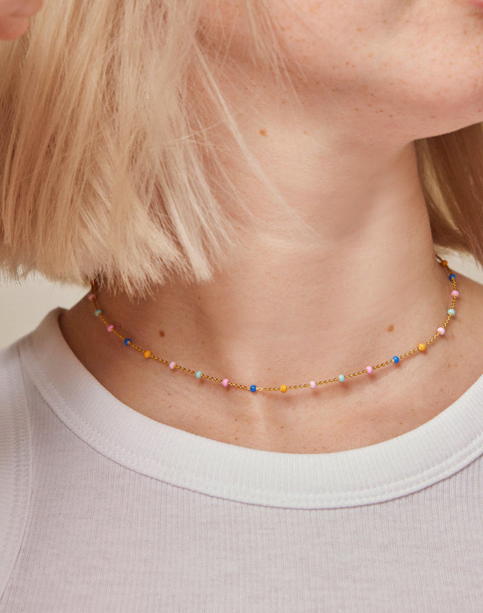 Collier, Lola