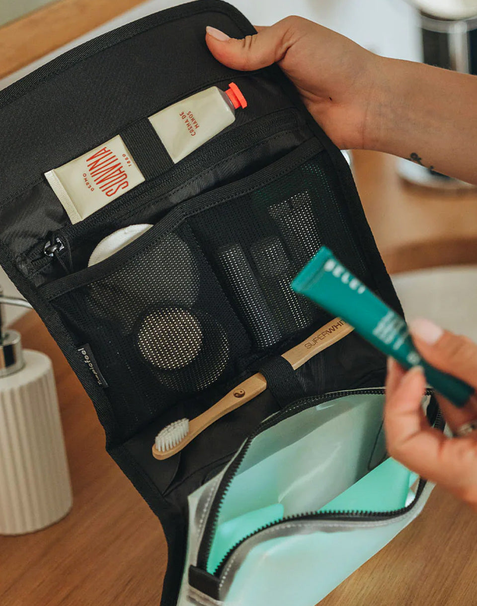 Trousse de toilette enroulable