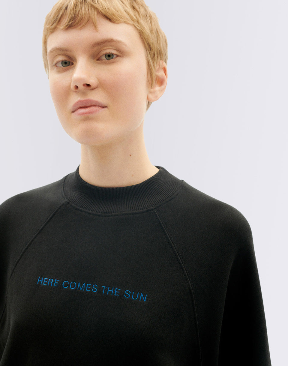 Voici le sweat Sun Black Fantine Fantine