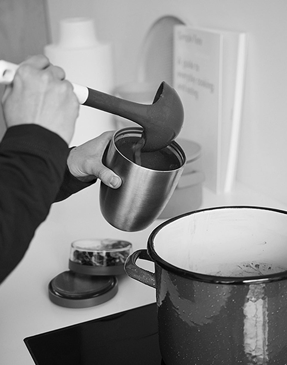 Ellipse pour le déjeuner isolée